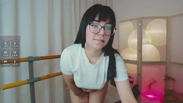 Avelyne  online show from 11.10.25