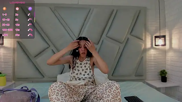 Julieta Slav3 online show from 03.05.26