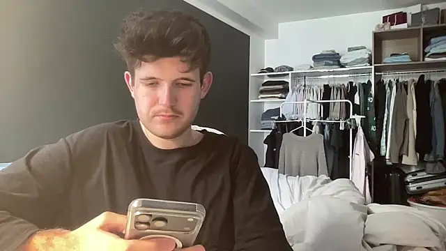 Snapshot of VersaGoo chatting on 02.04.26 VersaGoo online show from 02.04.26