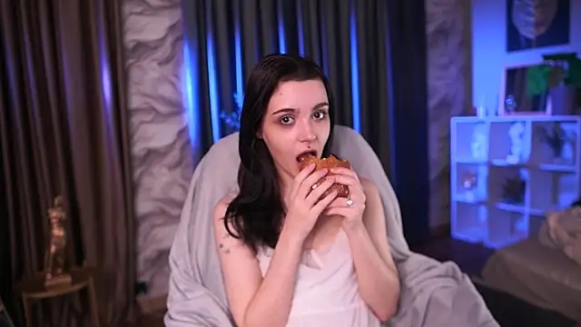 ElizabethMilller  online show from 04.17.26