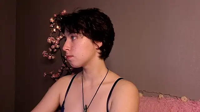 Sara Frayer online show from 01.12.26