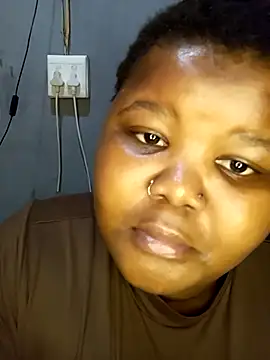 LadyBear2002 online show from 10.11.25