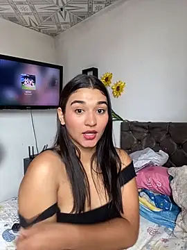 Snapshot of MelodySwetie__ chatting on 10.21.25 MelodySwetie online show from 10.21.25