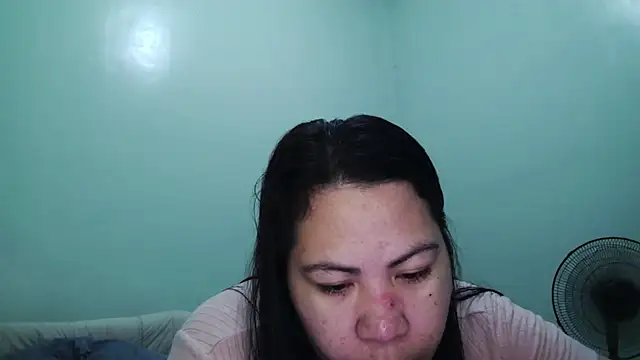 Snapshot of TeaseNPlease_13 chatting on 12.21.25 TeaseNPlease 13 online show from 12.21.25