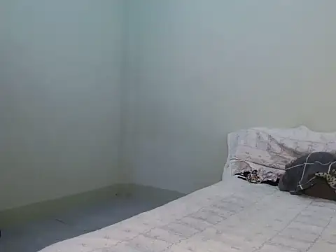 Snapshot of TeaseNPlease_13 chatting on 02.01.26 TeaseNPlease 13 online show from 02.01.26