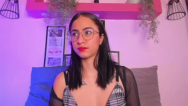 Alana Martinez  online show from 12.01.25