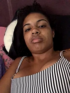 Lorennapires online show from 10.24.25