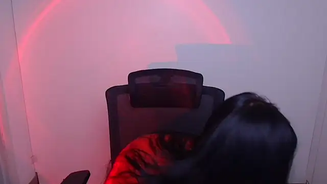 Mona Esty online show from 10.06.25