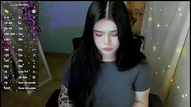 Snapshot of Mona_Esty chatting on 04.24.26 Mona Esty online show from 04.24.26