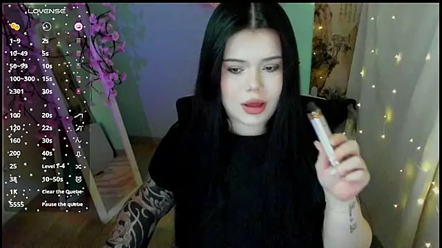 Snapshot of Mona_Esty chatting on 04.25.26 Mona Esty online show from 04.25.26