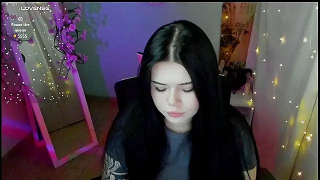 Snapshot of Mona_Esty chatting on 05.07.26 Mona Esty online show from 05.07.26