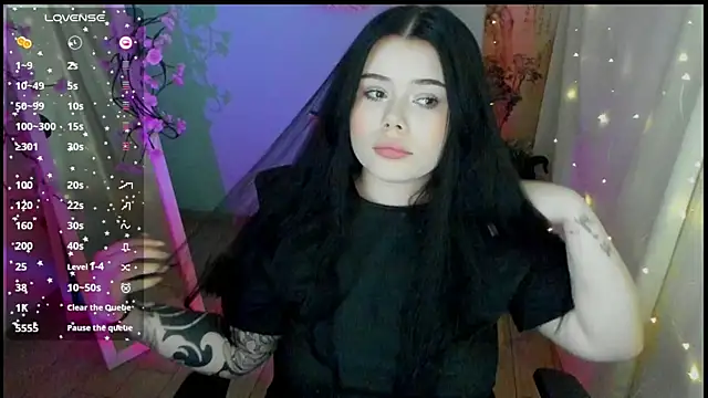 Snapshot of Mona_Esty chatting on 05.11.26 Mona Esty online show from 05.11.26