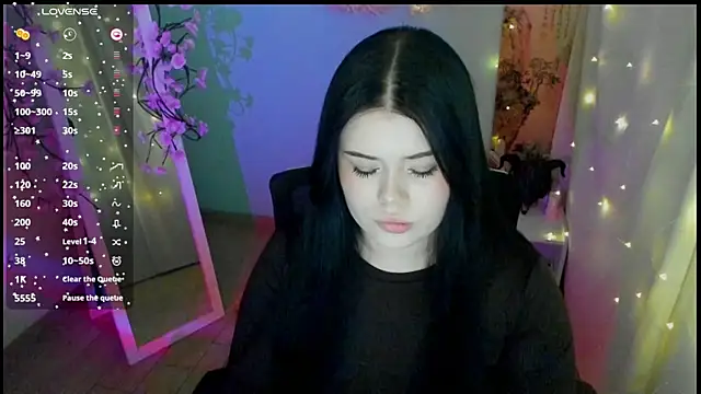Snapshot of Mona_Esty chatting on 05.13.26 Mona Esty online show from 05.13.26