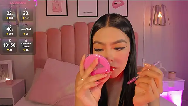 mara swan  online show from 11.14.25