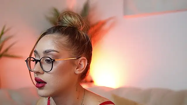 AileenKiss online show from 10.14.25