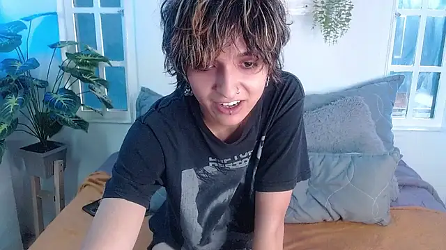 Snapshot of noellee__ chatting on 10.04.25 noellee online show from 10.04.25