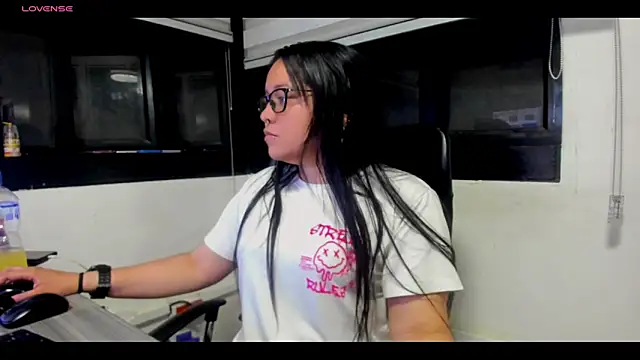 Xander Taylor  online show from 12.04.25