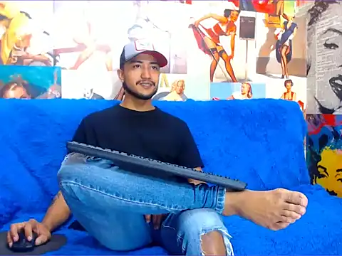 Snapshot of dazo_vnzl12 chatting on 10.15.25 dazo vnzl12 online show from 10.15.25