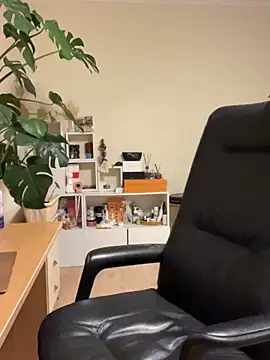 latava online show from 10.24.25