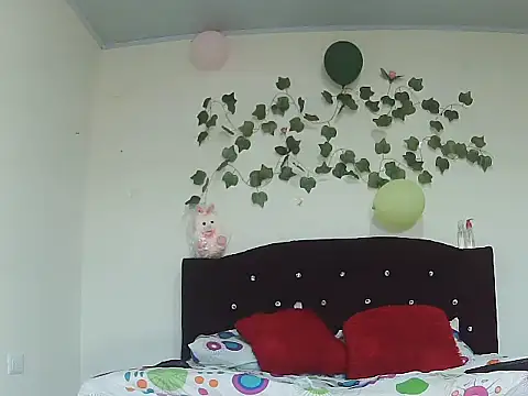 Snapshot of venus_kiss chatting on 10.06.25 venus kiss online show from 10.06.25