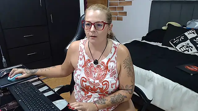 Snapshot of perlagoloza05 chatting on 07.07.26 perlagoloza05 online show from 07.07.26