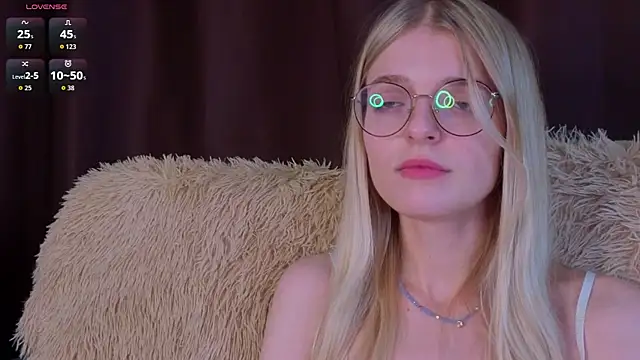 MonicaShiny online show from 11.14.25