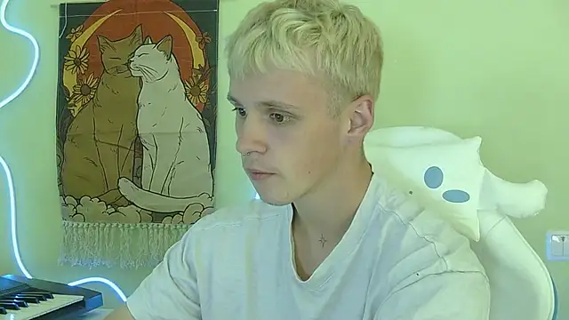 Snapshot of _Timmy_Boy_ chatting on 10.03.25 Timmy Boy online show from 10.03.25