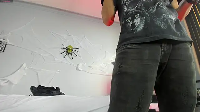 Snapshot of 2_fire chatting on 10.28.25 2 fire online show from 10.28.25