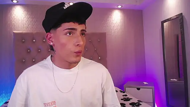 MateoMitchell online show from 11.11.25