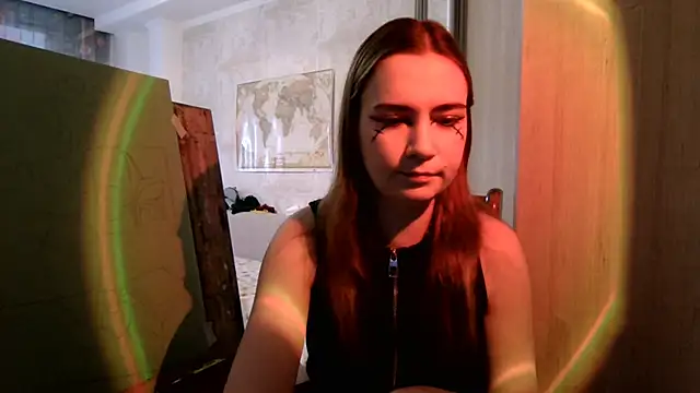 Snapshot of JinnyVibes chatting on 10.31.25 JinnyVibes online show from 10.31.25