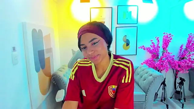 Juliie coper online show from 11.08.25