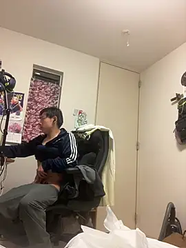Snapshot of aooya chatting on 04.24.26 aooya online show from 04.24.26