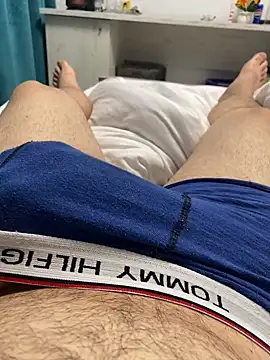 MilanYaman online show from 10.04.25