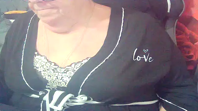 Playful MILF Demi online show from 03.08.26