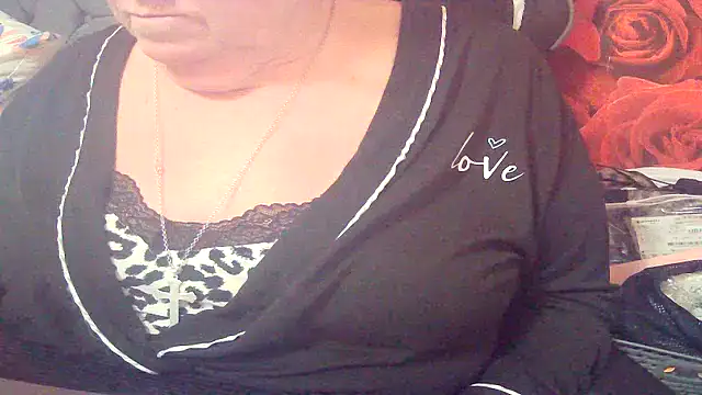 Playful MILF Demi online show from 03.25.26