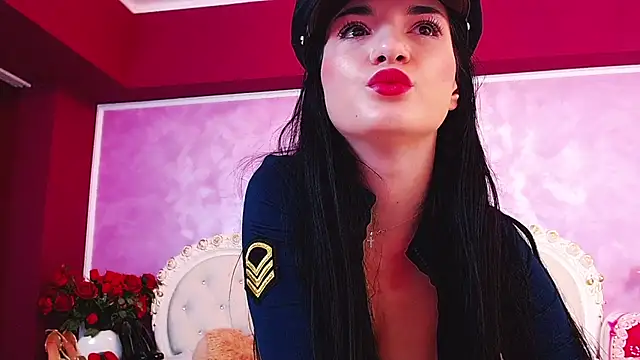 BellaReyXO online show from 10.10.25