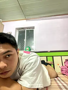 Snapshot of Zynzel chatting on 11.03.25 Zynzel online show from 11.03.25