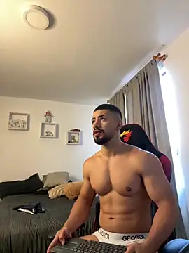 Snapshot of Ezzio_Scolaro chatting on 10.17.25 Ezzio Scolaro online show from 10.17.25