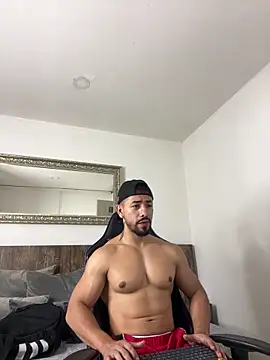 Snapshot of Ezzio_Scolaro chatting on 10.20.25 Ezzio Scolaro online show from 10.20.25