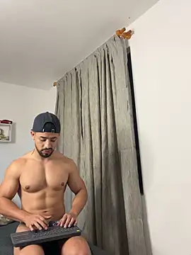 Snapshot of Ezzio_Scolaro chatting on 10.23.25 Ezzio Scolaro online show from 10.23.25