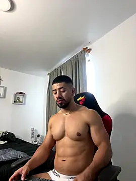 Snapshot of Ezzio_Scolaro chatting on 11.03.25 Ezzio Scolaro online show from 11.03.25