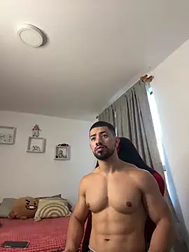 Snapshot of Ezzio_Scolaro chatting on 11.07.25 Ezzio Scolaro online show from 11.07.25