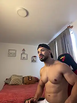 Snapshot of Ezzio_Scolaro chatting on 11.13.25 Ezzio Scolaro online show from 11.13.25