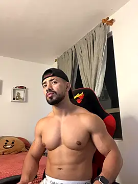 Snapshot of Ezzio_Scolaro chatting on 11.13.25 Ezzio Scolaro online show from 11.13.25