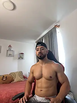 Snapshot of Ezzio_Scolaro chatting on 11.15.25 Ezzio Scolaro online show from 11.15.25