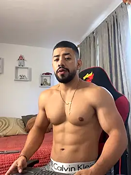 Snapshot of Ezzio_Scolaro chatting on 11.20.25 Ezzio Scolaro online show from 11.20.25