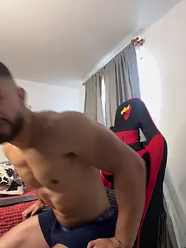 Snapshot of Ezzio_Scolaro chatting on 11.22.25 Ezzio Scolaro online show from 11.22.25