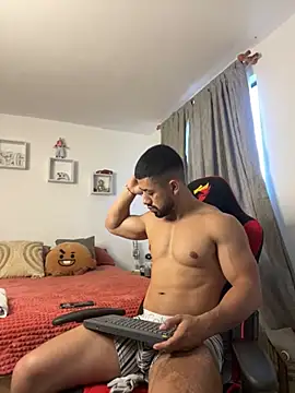 Snapshot of Ezzio_Scolaro chatting on 11.25.25 Ezzio Scolaro online show from 11.25.25