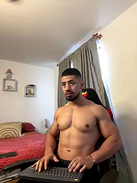 Snapshot of Ezzio_Scolaro chatting on 12.03.25 Ezzio Scolaro online show from 12.03.25