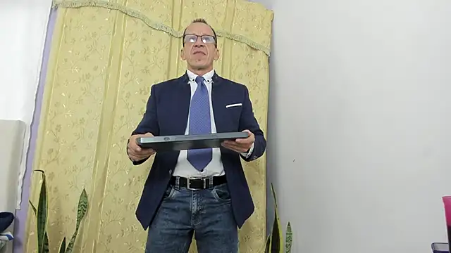  axelking  online show from 04.15.26